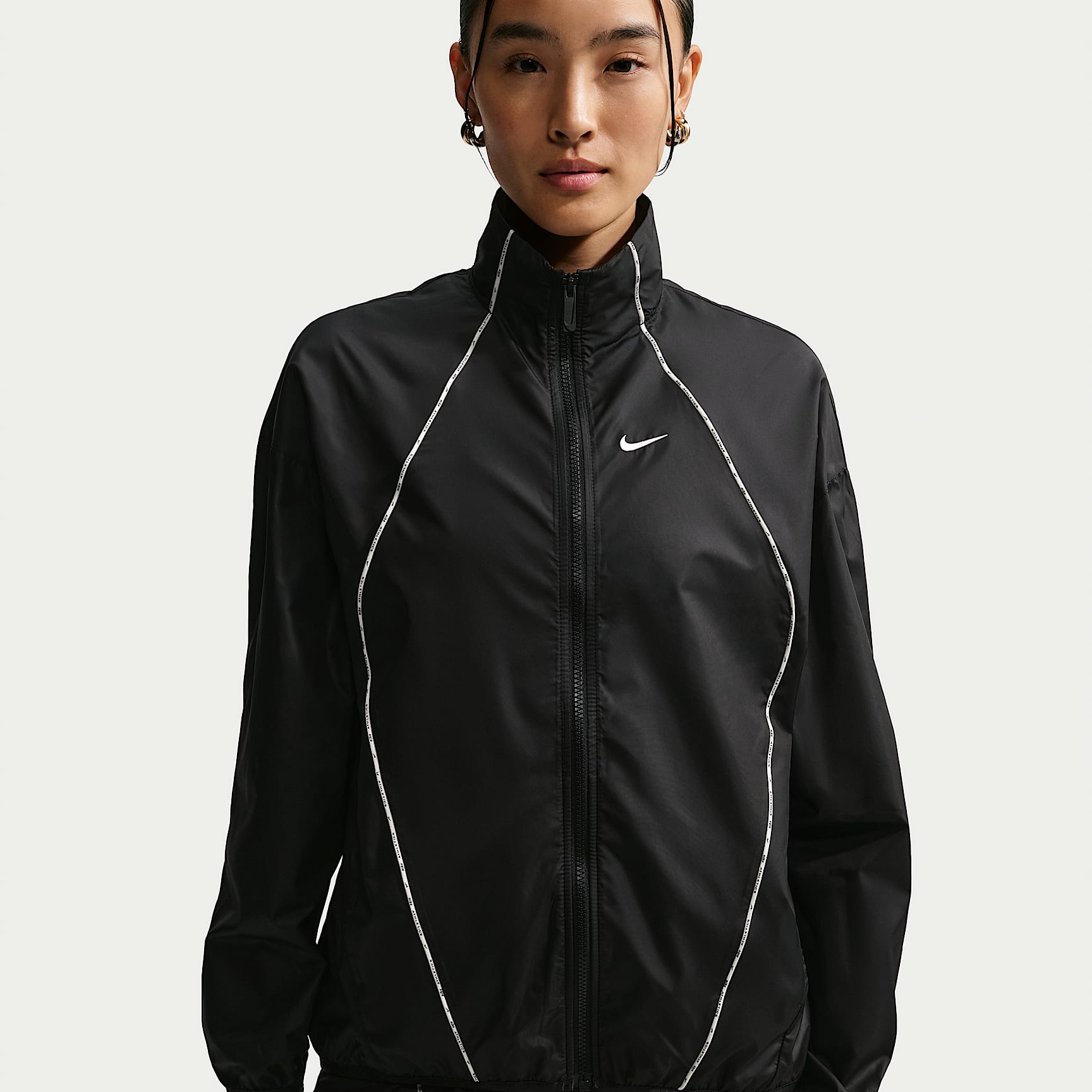 Nike Sportswear Women's Oversized Repel Windbreaker. Nike ID
